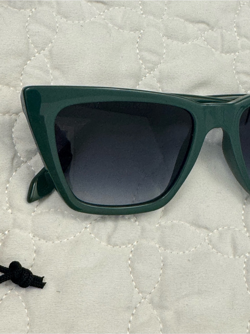 Quay Call the Shots Green Smoke Sunglasses - Picture 3 of 9